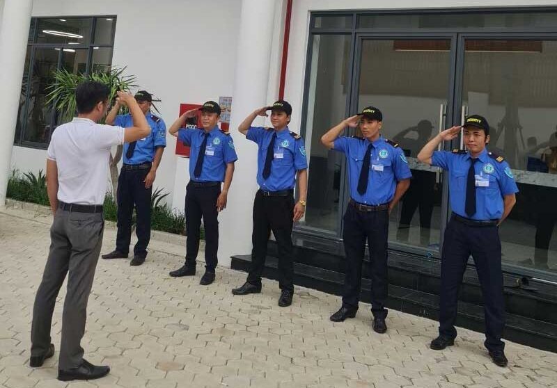 giá thuê bảo vệ giữ xe